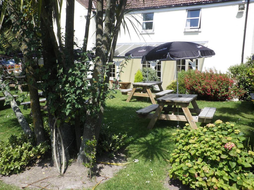 Longfrie Inn Saint Saviour Exterior photo