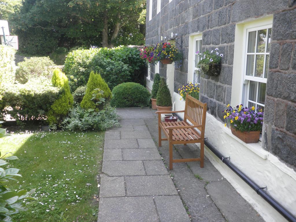 Longfrie Inn Saint Saviour Exterior photo